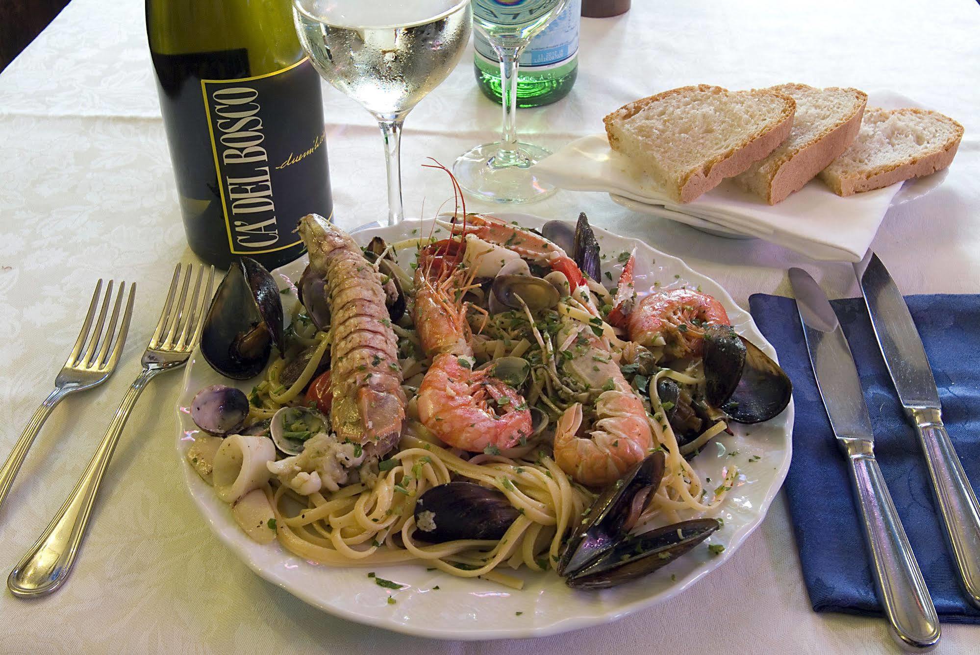 B&B Antica Trattoria Al Principe Arezzo Eksteriør billede